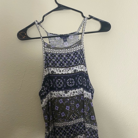 Crop top halter tank - Picture 2 of 4